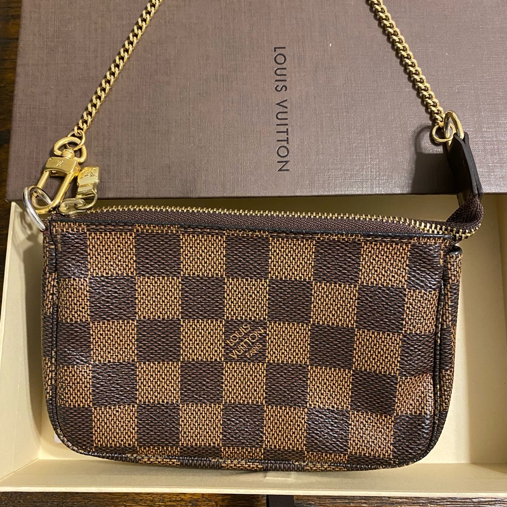 Louis Vuitton Damier Ebene Mini Pochette Accesoires